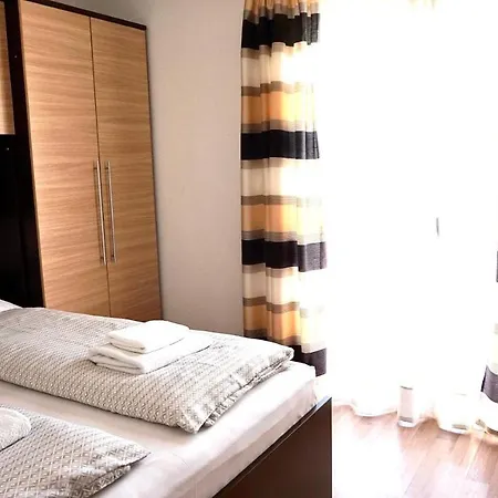 Apartament Maris *