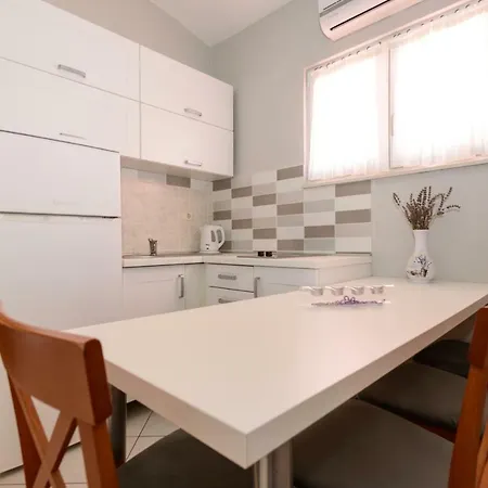 Maris * Starigrad Paklenica