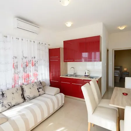 Maris Apartment
