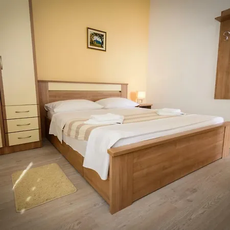 Maris Apartment